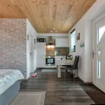 Nordlicht U Ostwind * Wesselburener Deichhausen